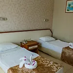 King As Ξενοδοχείο 3*